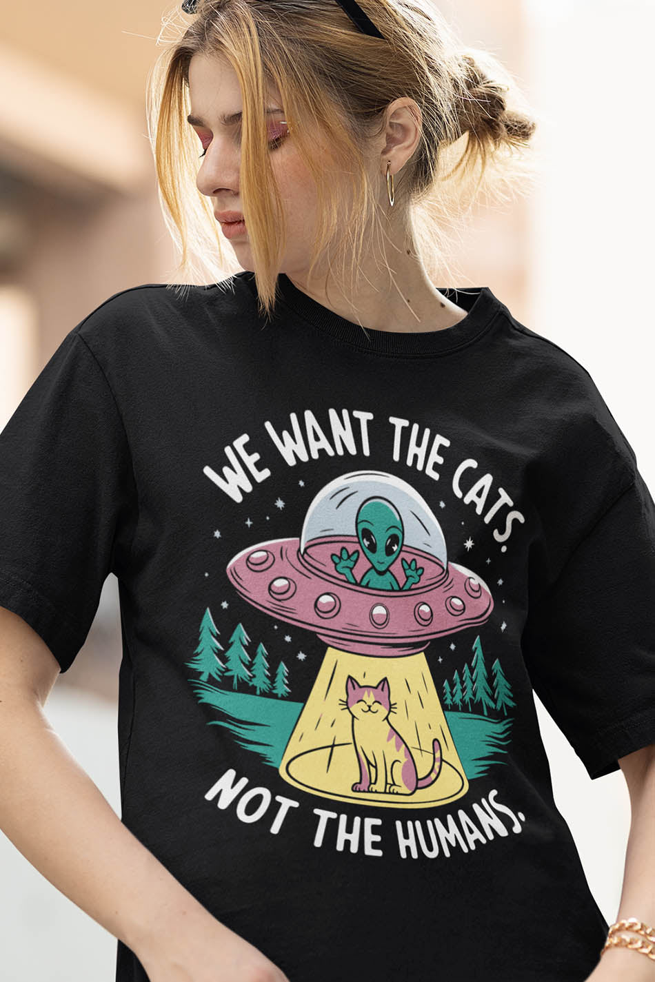 Alien Abducting We Want the Cats Shirt