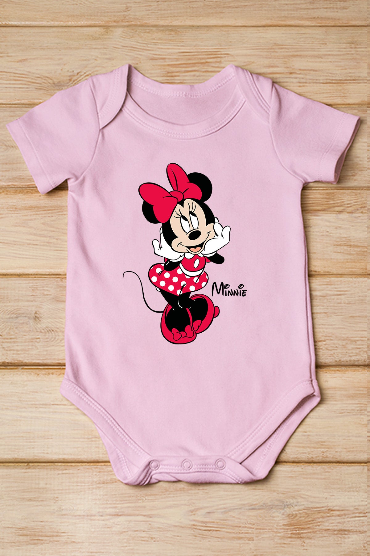 Minnie Mouse Pose T Shirts