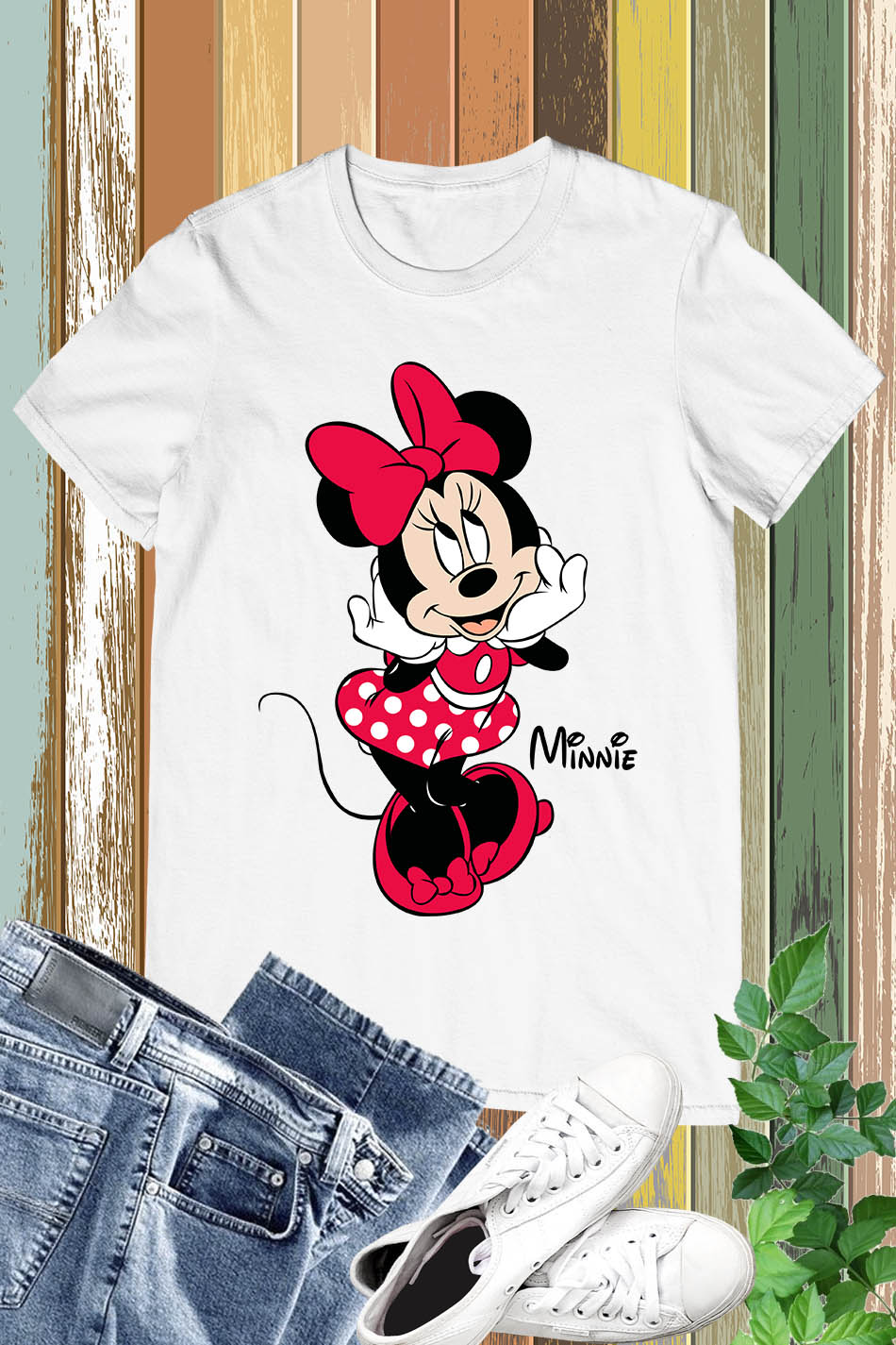 Minnie Mouse Pose T Shirts